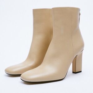 Classic Women's Knee-High Boots in Beige size 9.5 40